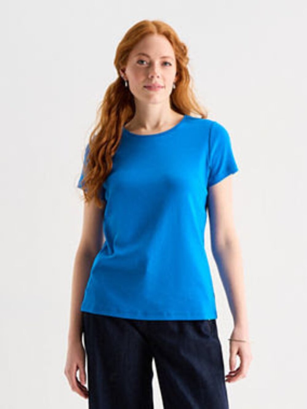 NWT ST JOHNS BAY WOMAN'S CREW NECK SHORT SLEEVE T SHIRT COLOR skydiver blue